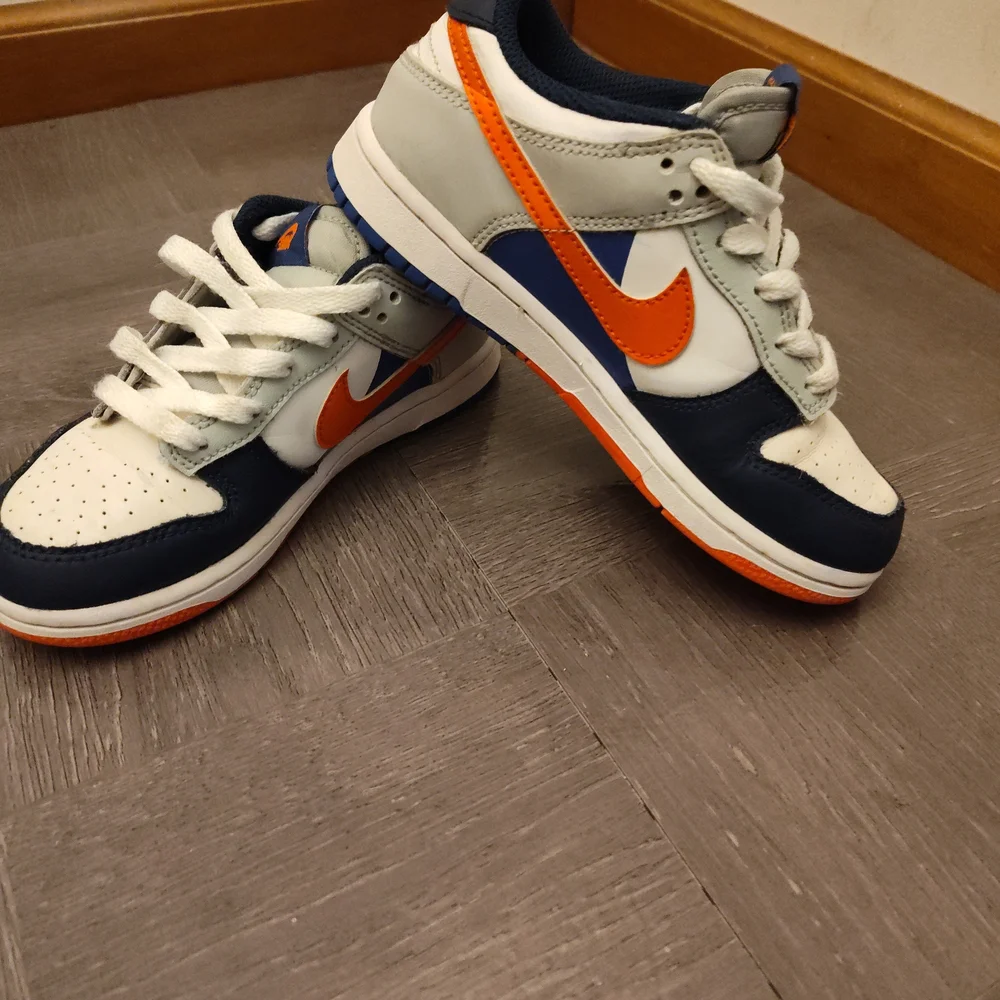 Nike Kids' Sneakers in White, Blue, and Orange - Picture 8 of 8